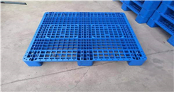 為什么廠家偏愛(ài)使用塑料托盤